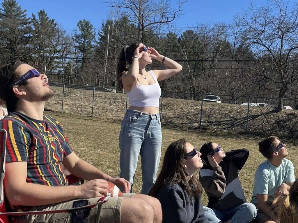 Total solar eclipse: Eastern Townships witnesses sun’s surrender to the&nbsp;moon