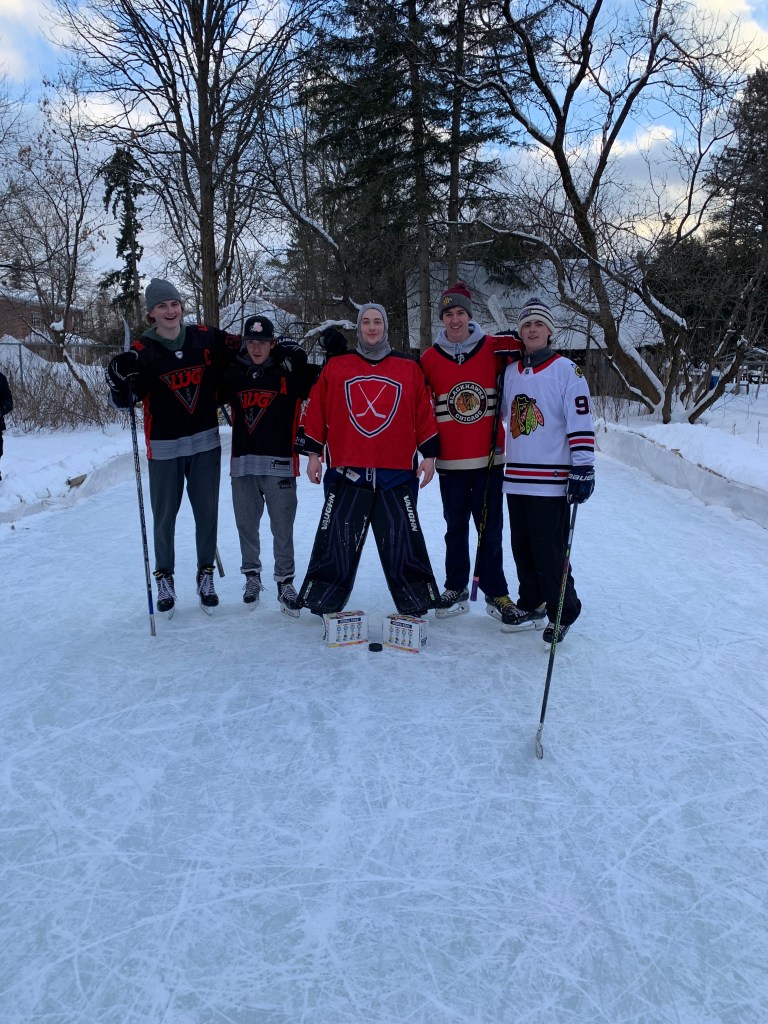 From backyard rink to tradition : How students built a 2v2 hockey&nbsp;tournament